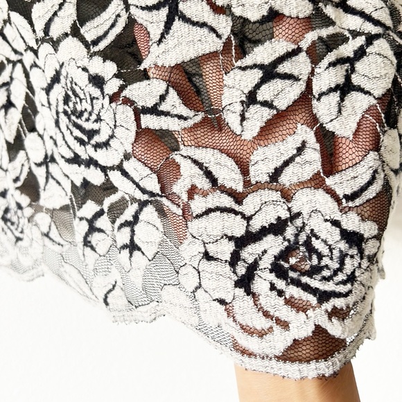 Cut Loose Lace Floral Blouse - Picture 11 of 14